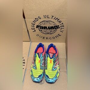 Asics Gel-Noosa Tri 6 (Women 10)